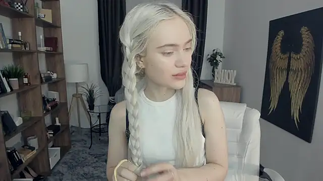 KristalCrowner online show from 03-01-26, 07:36