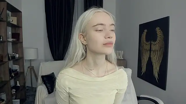 KristalCrowner online show from 02-21-26, 07:38