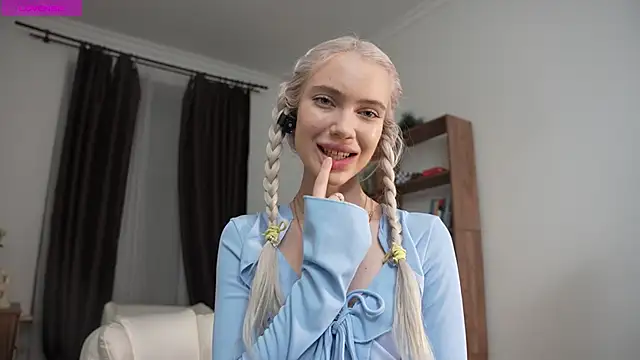 KristalCrowner online show from 04-05-26, 07:31