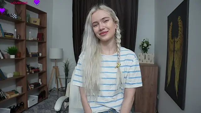 KristalCrowner online show from 03-22-26, 07:15