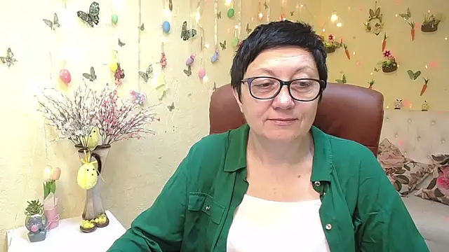 EmilyL0ve online show from 04-12-26, 05:22