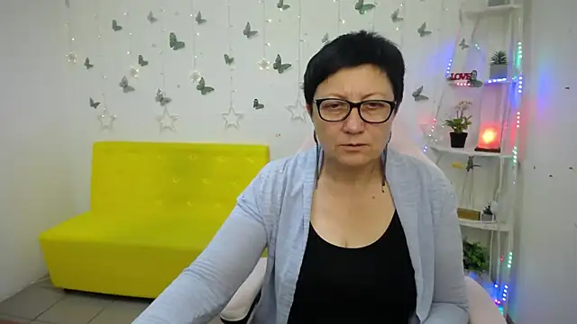 EmilyL0ve online show from 05-28-26, 05:08