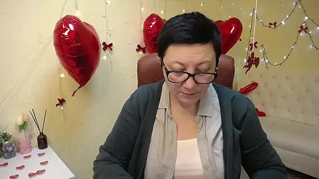 EmilyL0ve online show from 02-05-26, 08:48