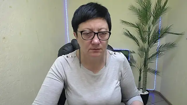 EmilyL0ve online show from 05-30-26, 05:07