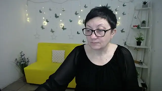 EmilyL0ve online show from 03-12-26, 06:34