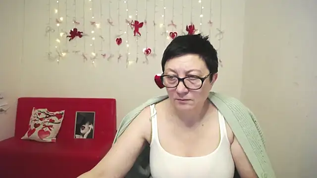 EmilyL0ve online show from 02-15-26, 06:18