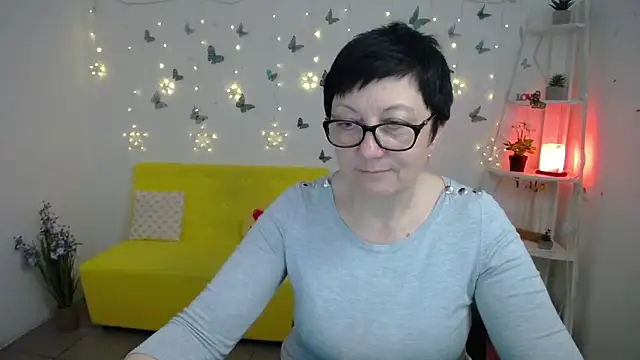 EmilyL0ve online show from 04-16-26, 05:25