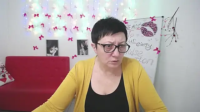 EmilyL0ve online show from 03-08-26, 06:22