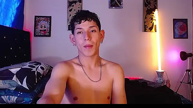 Snapshot of yorsamm_smit chatting on 02-15-26, 09:25 yorsamm smit online show from 02-15-26, 09:25