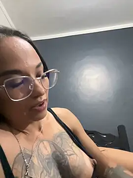 Snapshot of HyaraMoon chatting on 02-19-26, 03:03 HyaraMoon online show from 02-19-26, 03:03