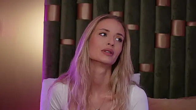 AmeliaAngel online show from 09-25-25, 05:02