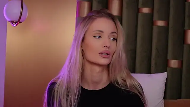 AmeliaAngel online show from 10-20-25, 06:04