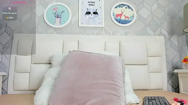 laura rouse7 online show from 02-10-26, 07:46