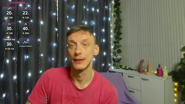 Snapshot of Jamie_Inked chatting on 03-09-26, 03:04 Jamie Inked online show from 03-09-26, 03:04