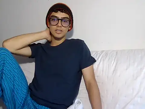 Snapshot of Colombian0baby chatting on 01-11-26, 08:05 Colombian0baby online show from 01-11-26, 08:05