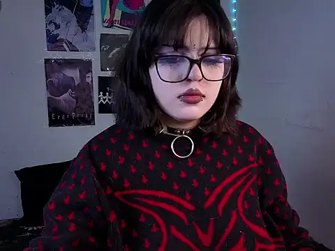 Snapshot of Scarleth_Shadow1 chatting on 04-23-26, 02:51 Scarleth Shadow1 online show from 04-23-26, 02:51