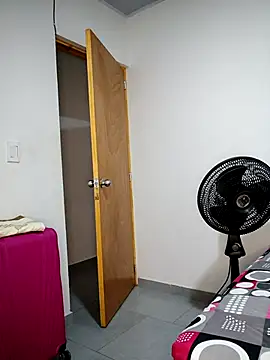 IIv0ryN0IIReX-XX online show from 02-18-26, 12:23