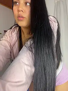 Snapshot of sophyy_white chatting on 07-03-26, 05:47 sophyy white online show from 07-03-26, 05:47