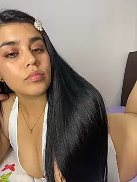 Snapshot of sophyy_white chatting on 07-06-26, 05:14 sophyy white online show from 07-06-26, 05:14