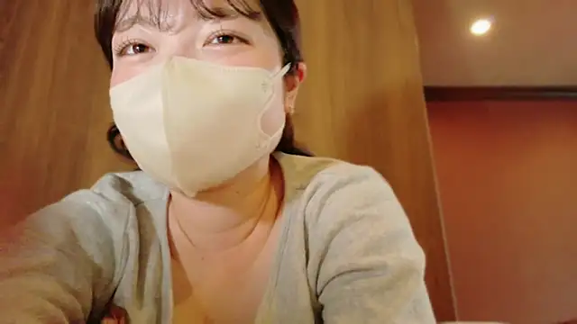   Yui  online show from 05-20-26, 07:49