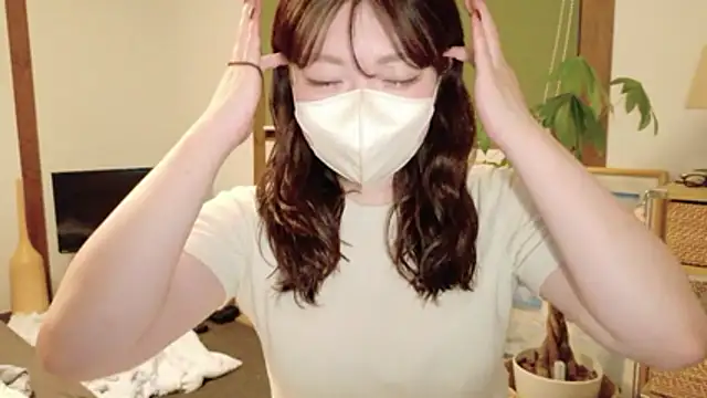   Yui  online show from 06-18-26, 01:16