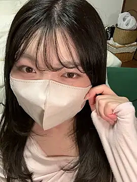   Yui  online show from 04-05-26, 12:01