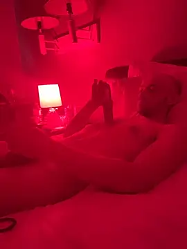 Snapshot of cloudyplay661 chatting on 02-08-26, 04:37 cloudyplay661 online show from 02-08-26, 04:37