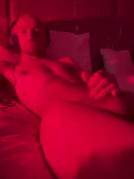 Snapshot of cloudyplay661 chatting on 03-20-26, 04:52 cloudyplay661 online show from 03-20-26, 04:52