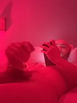 Snapshot of cloudyplay661 chatting on 02-19-26, 08:39 cloudyplay661 online show from 02-19-26, 08:39