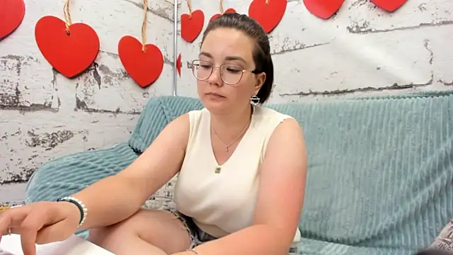 Sweetie Rozzy online show from 06-05-26, 01:32