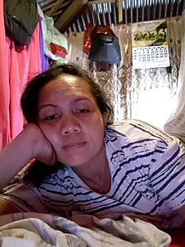 Snapshot of prettymomma24xx chatting on 06-21-26, 08:31 prettymomma24xx online show from 06-21-26, 08:31