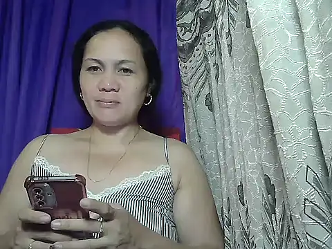 Snapshot of prettymomma24xx chatting on 06-19-26, 07:52 prettymomma24xx online show from 06-19-26, 07:52
