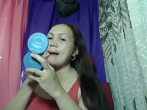 Snapshot of prettymomma24xx chatting on 07-08-26, 01:52 prettymomma24xx online show from 07-08-26, 01:52