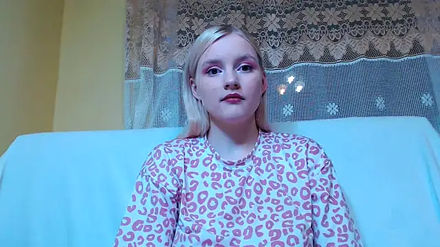 Snapshot of Dami1820 chatting on 01-09-26, 06:15 Dami1820 online show from 01-09-26, 06:15