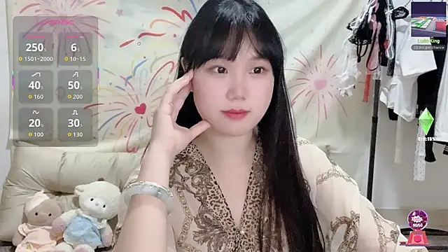 xiaoguai99 online show from 06-13-26, 11:41
