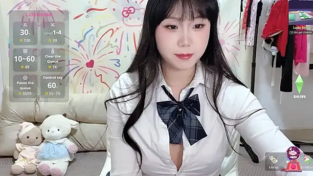 xiaoguai99 online show from 04-20-26, 01:13