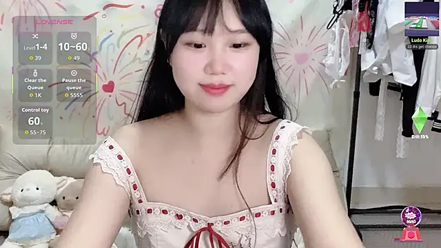 xiaoguai99 online show from 06-15-26, 12:27