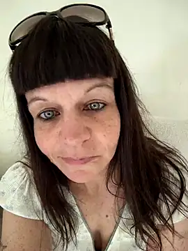 Petitegreeneyez69 online show from 03-16-26, 12:29
