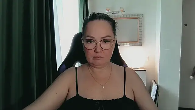 Snapshot of infinity_loveliness chatting on 07-18-26, 06:44 infinity loveliness online show from 07-18-26, 06:44