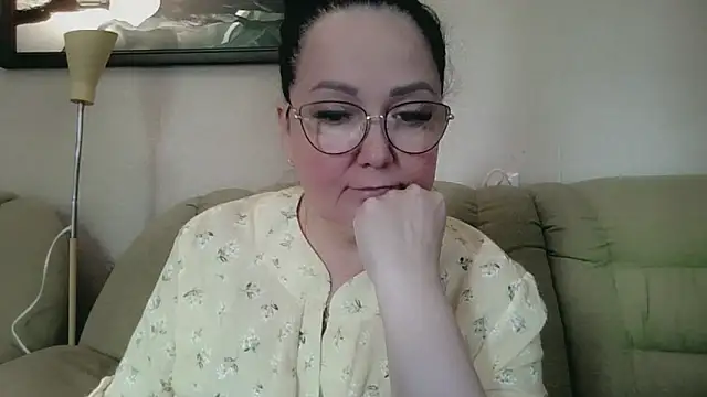 Snapshot of infinity_loveliness chatting on 06-17-26, 07:30 infinity loveliness online show from 06-17-26, 07:30