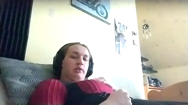 julialafemboy59 online show from 02-02-26, 01:10