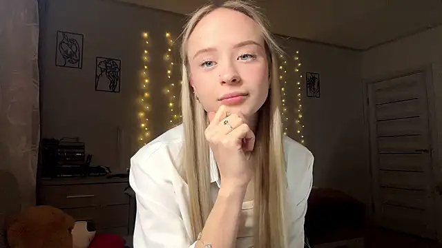 LatashiaOrcutt online show from 01-15-26, 04:32