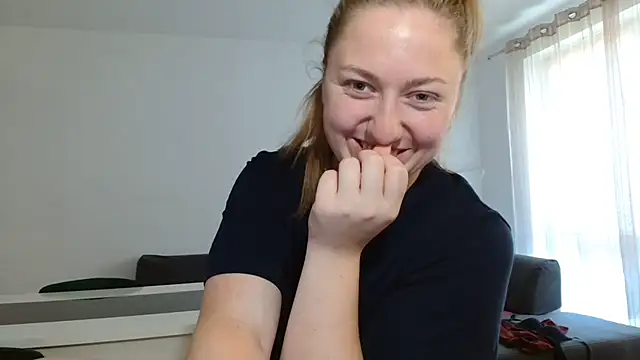 Snapshot of KittyAda1212 chatting on 06-19-26, 10:32 KittyAda1212 online show from 06-19-26, 10:32