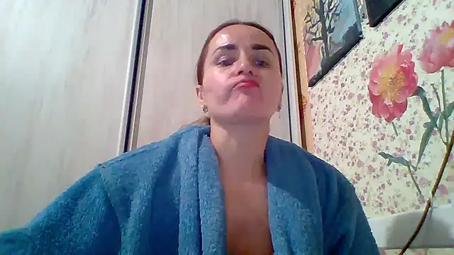 Snapshot of MilfALENKA chatting on 01-11-26, 11:17 MilfALENKA online show from 01-11-26, 11:17