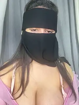 Layano online show from 02-07-26, 01:41