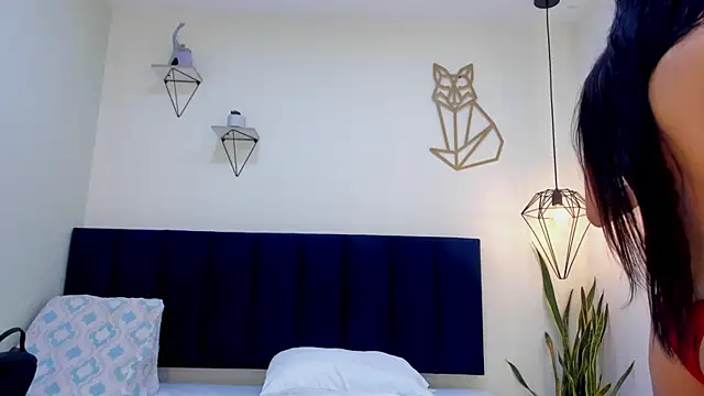 mayaevansmg online show from 05-13-26, 12:12