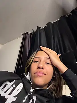 Snapshot of vicky_bass_ chatting on 06-16-26, 02:55 vicky bass online show from 06-16-26, 02:55