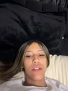 vicky bass  online show from 04-05-26, 02:18