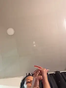 vicky bass  online show from 04-24-26, 03:30