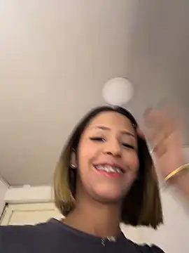 vicky bass  online show from 06-06-26, 01:22